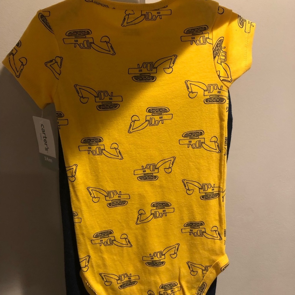 Carters 3 piece boys set - Picture 2 of 6